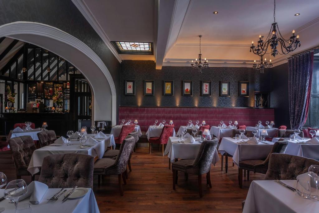 Restoran või mõni muu söögikoht majutusasutuses Clontarf Castle Hotel