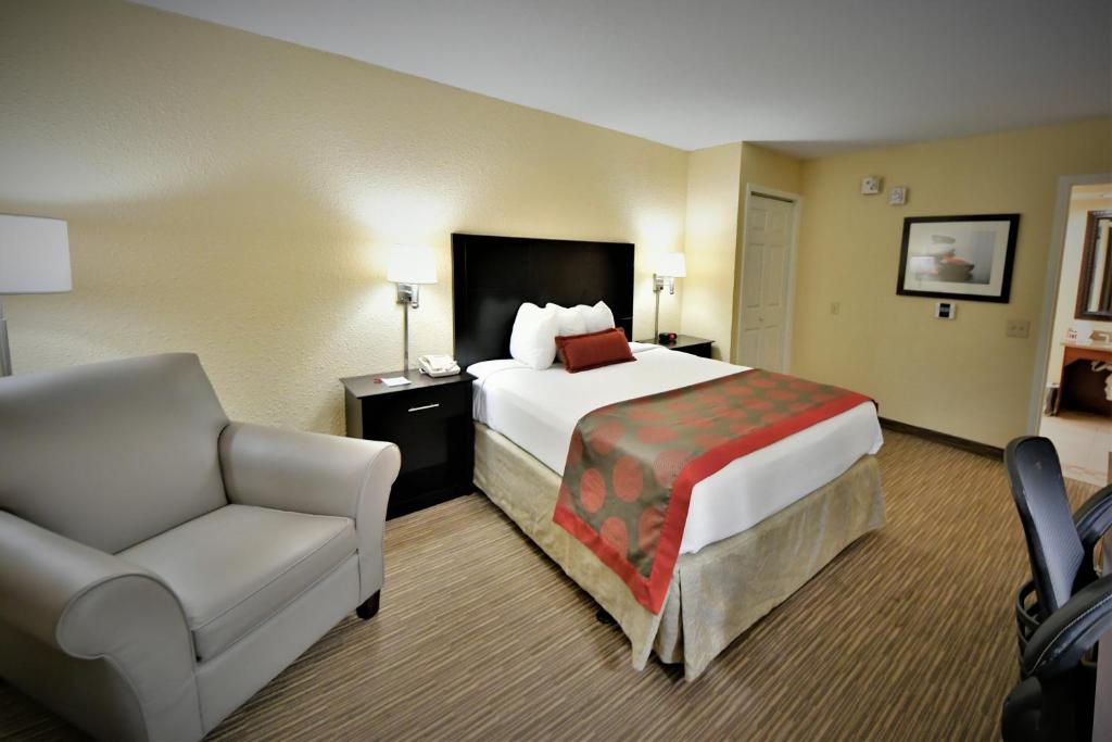 Ramada by Wyndham Jacksonville Hotel & Conference Center - 