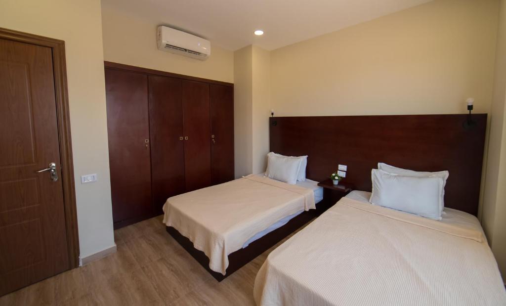 The Home Dreamland - 18