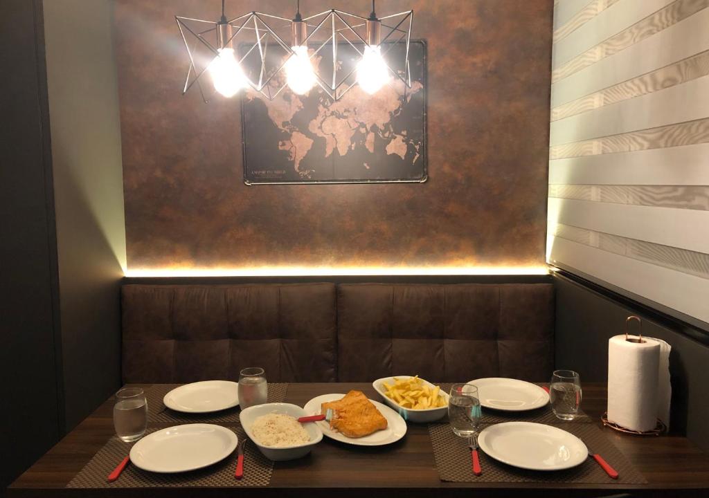  Apartamento super bem decorado em frente ao shopping
