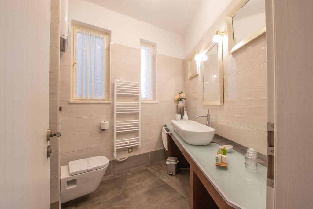 Koupelna v ubytování Unique Luxury Rooms