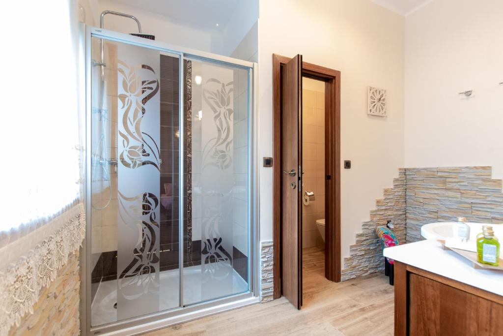 Koupelna v ubytování Unique Luxury Rooms