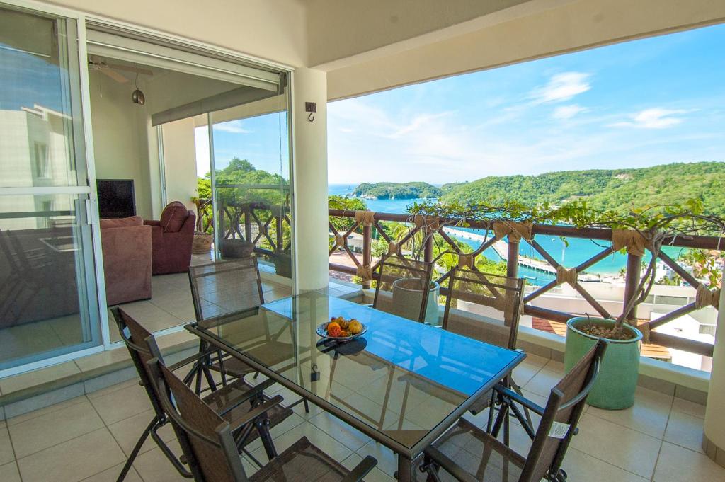 Cruz Del Mar Huatulco