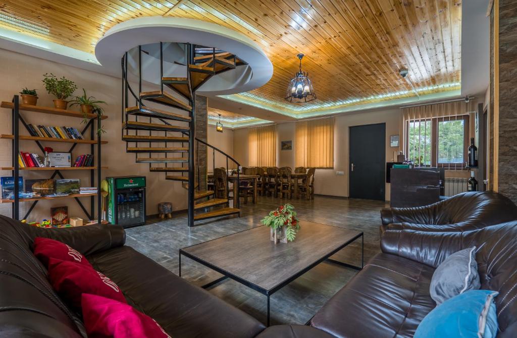 Posezení v ubytování OISHE Boutique Hotel