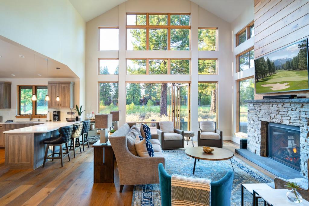 NEW 4BD Residence in the Signature Home Collection at Old Grenwood