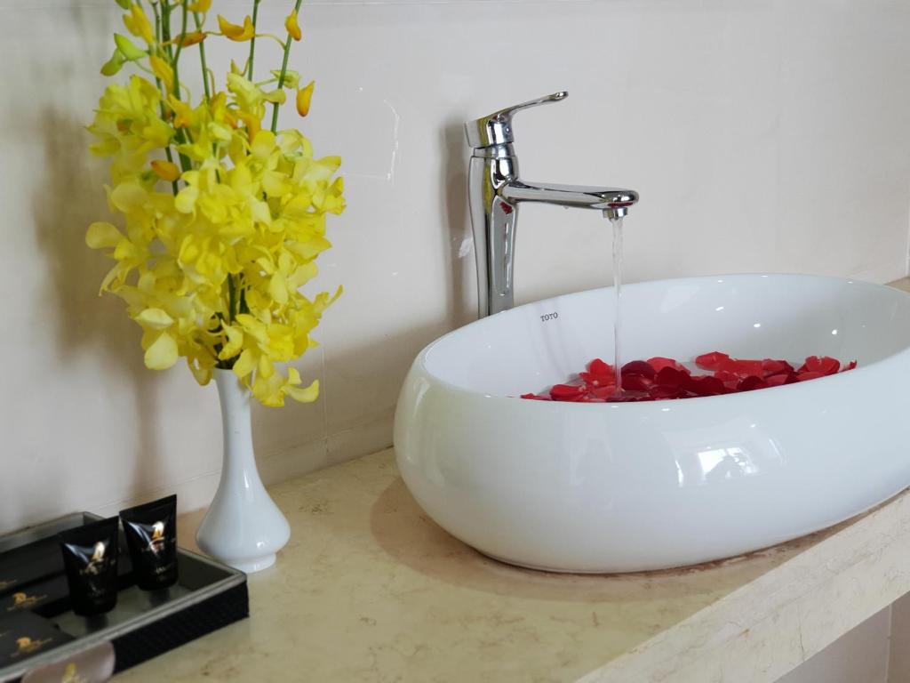 Phu Cuong Beach Hotel - Deluxe Family Suite