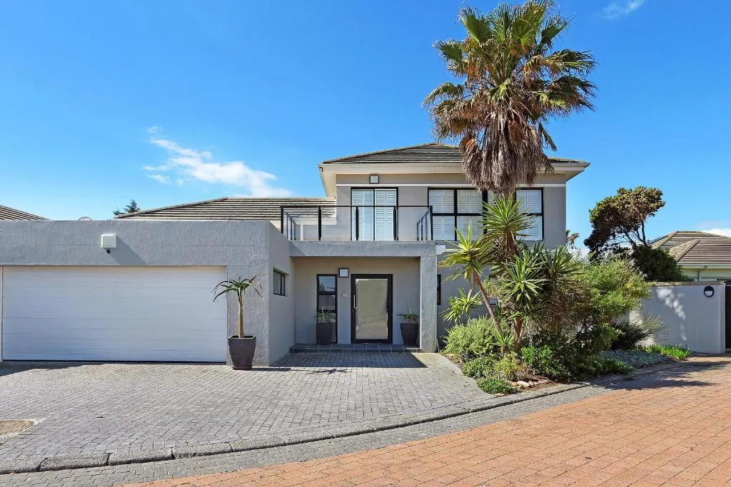 Sunset Links Park Villa at 6, Cape Town, South Africa