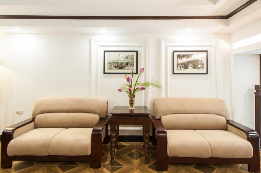 Posezení v ubytování Lefoyer Hotel