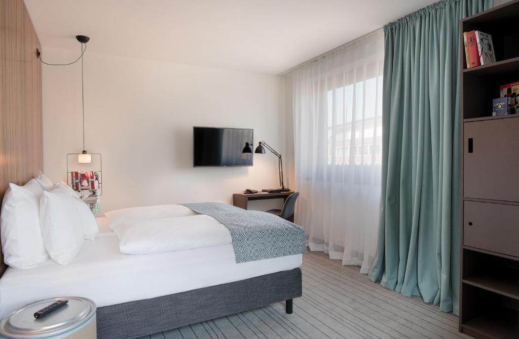 PIERDREI Hotel HafenCity Hamburg - Resim 40