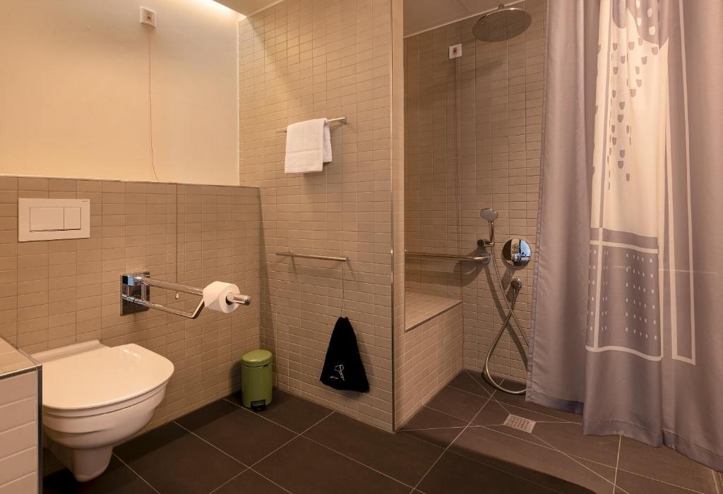 PIERDREI Hotel HafenCity Hamburg - Resim 36