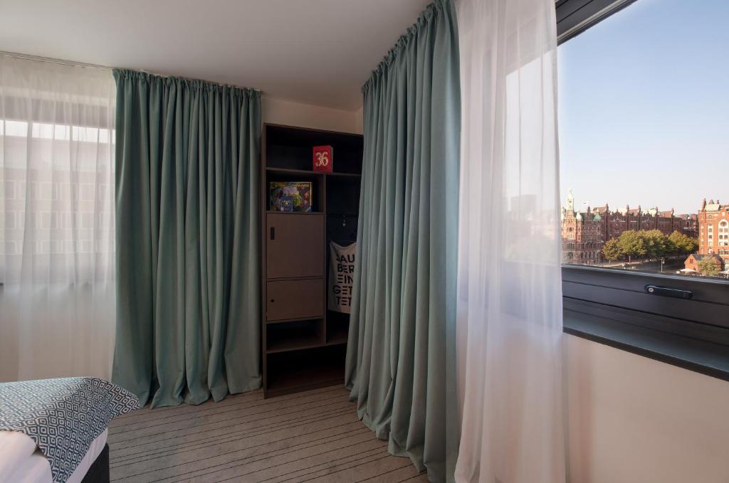 PIERDREI Hotel HafenCity Hamburg - Resim 37