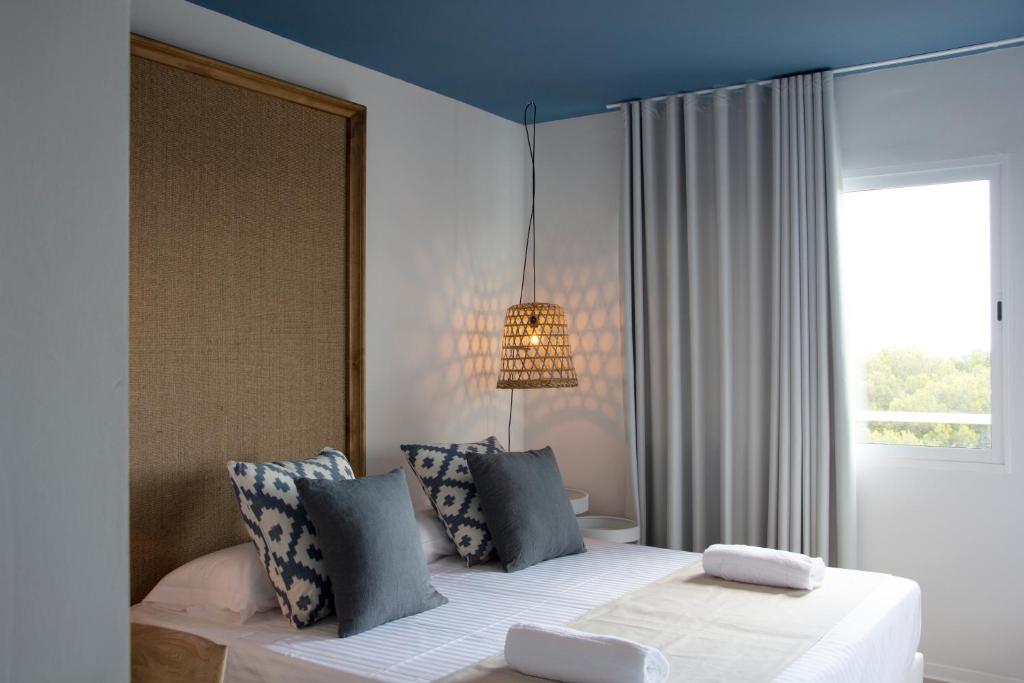 YOU & CO. Saler Beach Boutique, Valencia – Bijgewerkte ...