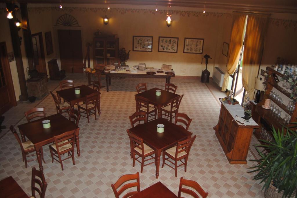 Restauracja lub miejsce do jedzenia w obiekcie I Filari