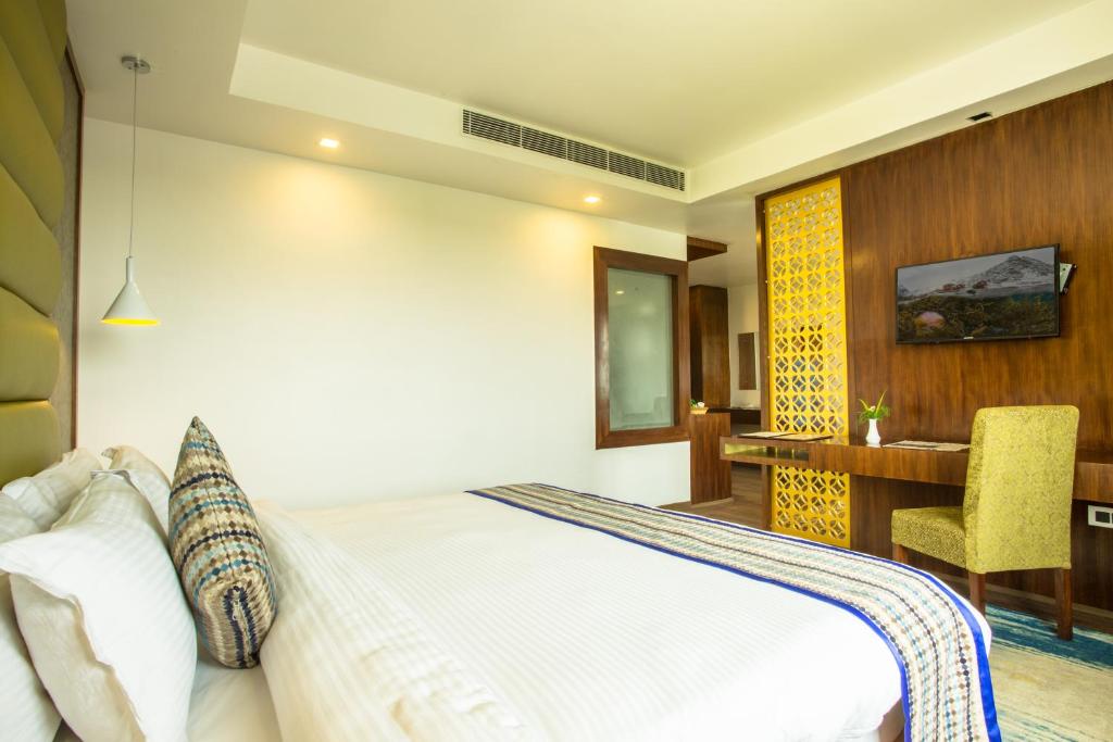 TV a/nebo společenská místnost v ubytování Hotel Siddhartha, Nepalgunj
