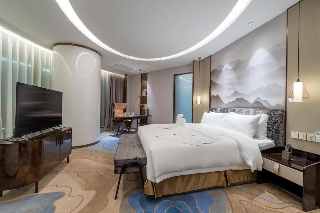 Gallery image of Auto City Ruili Hotel in Jiading