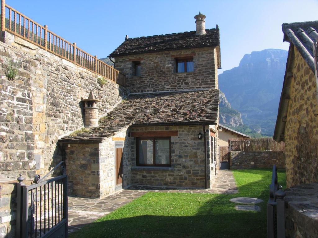 Apartamentos Russell, Torla – Updated 2022 Prices
