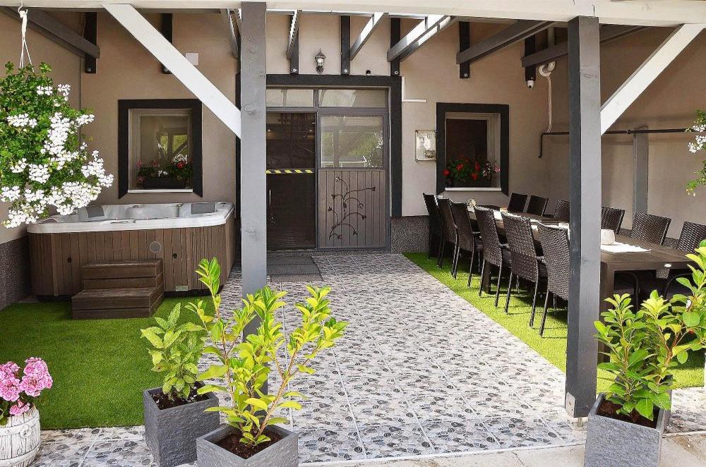 Zahrada ubytování Butella Apartman Eger