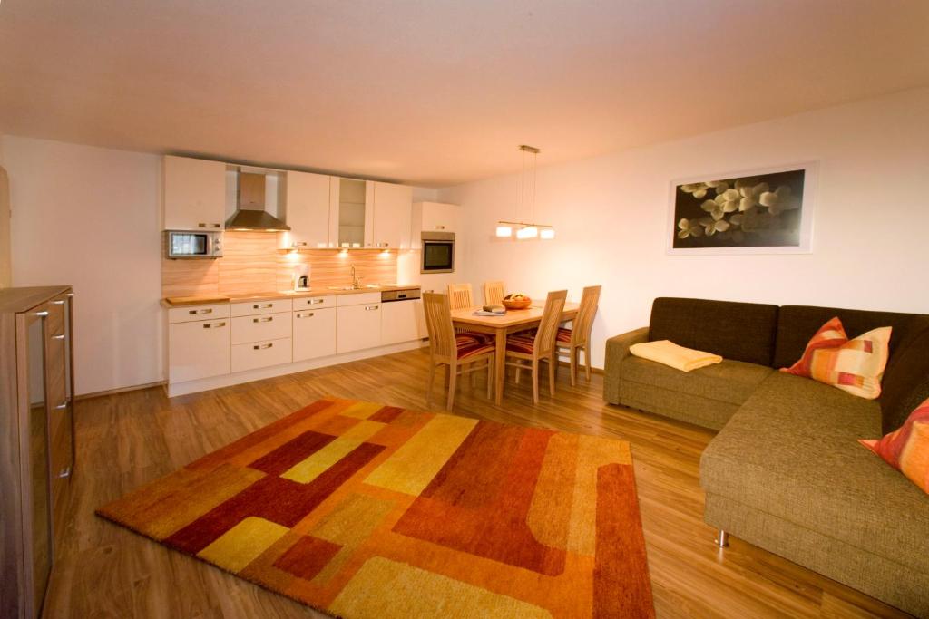 Kuchyň nebo kuchyňský kout v ubytování Gästehaus Regina