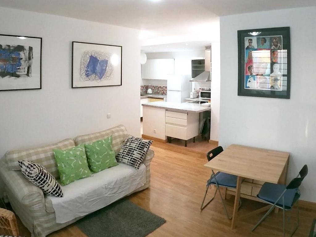 Cómoda ubicación, cerca de la playa - Two-Bedroom Apartment