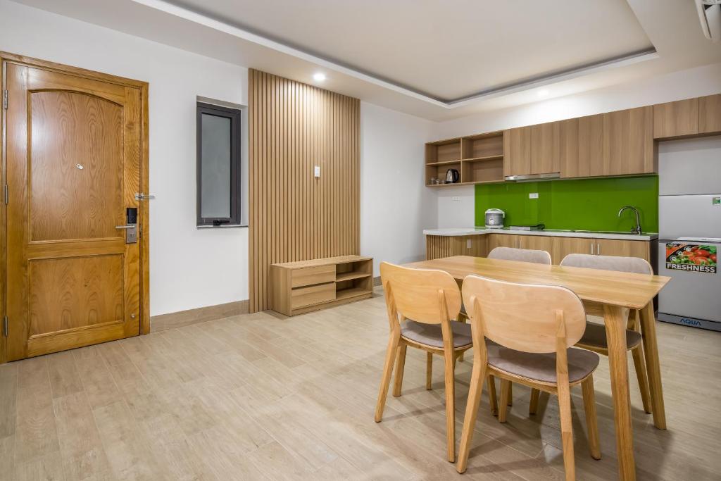 Kuchyň nebo kuchyňský kout v ubytování An Dương Hotel & Apartment