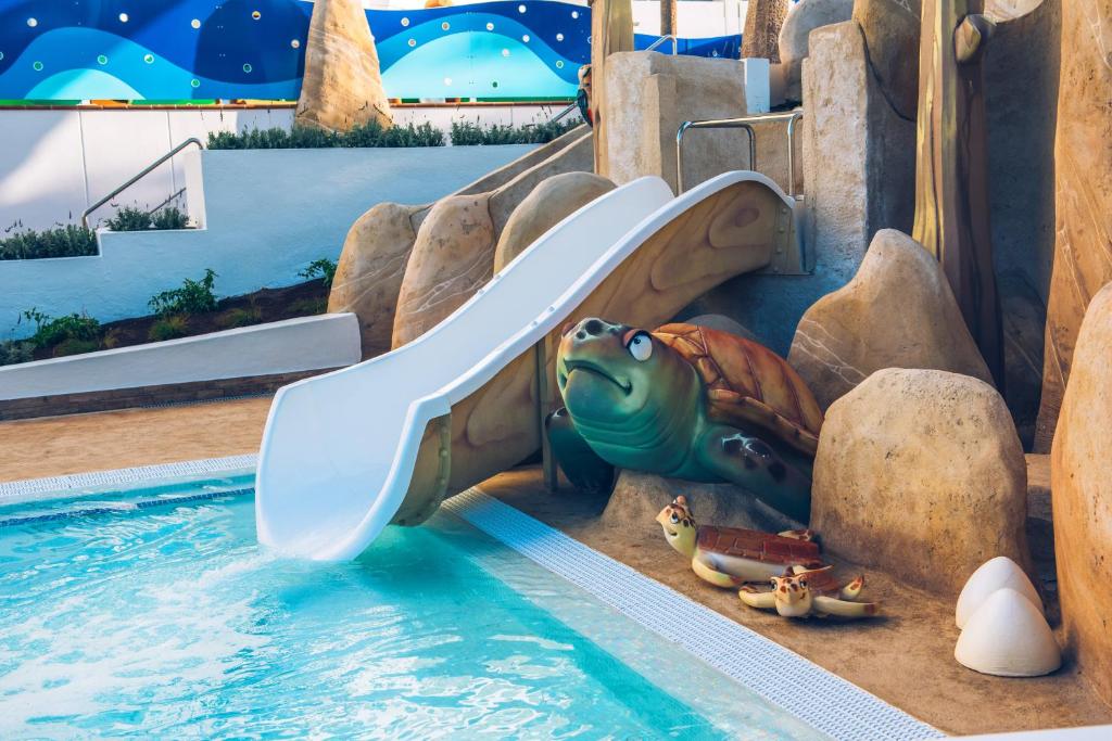 Piscina en o cerca de Iberostar Waves Bouganville Playa