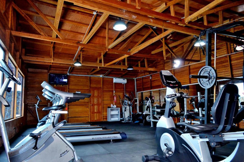 Fitness centrum a/nebo fitness zařízení v ubytování The Cape Hotel