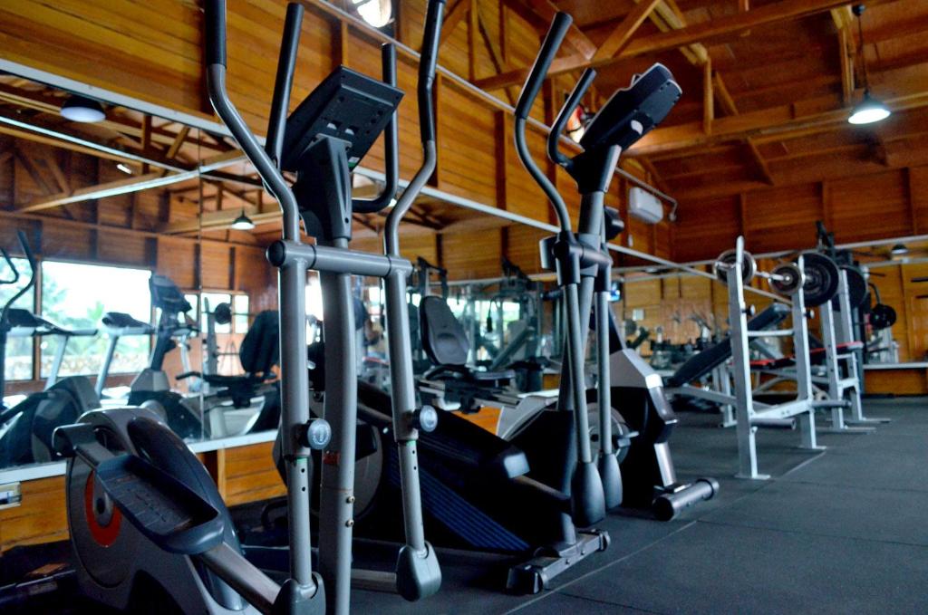 Fitness centrum a/nebo fitness zařízení v ubytování The Cape Hotel