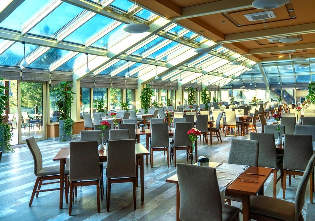 Restaurace v ubytování Hotel Stok