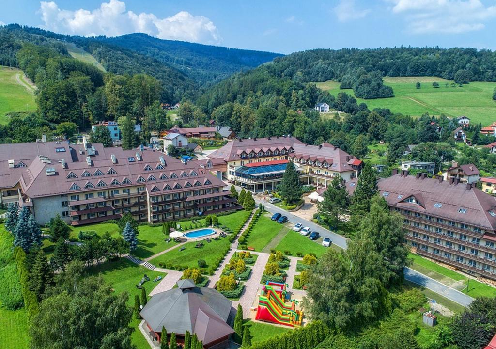 Nespecifikovaný výhled na hory nebo výhled na hory při pohledu z hotelu