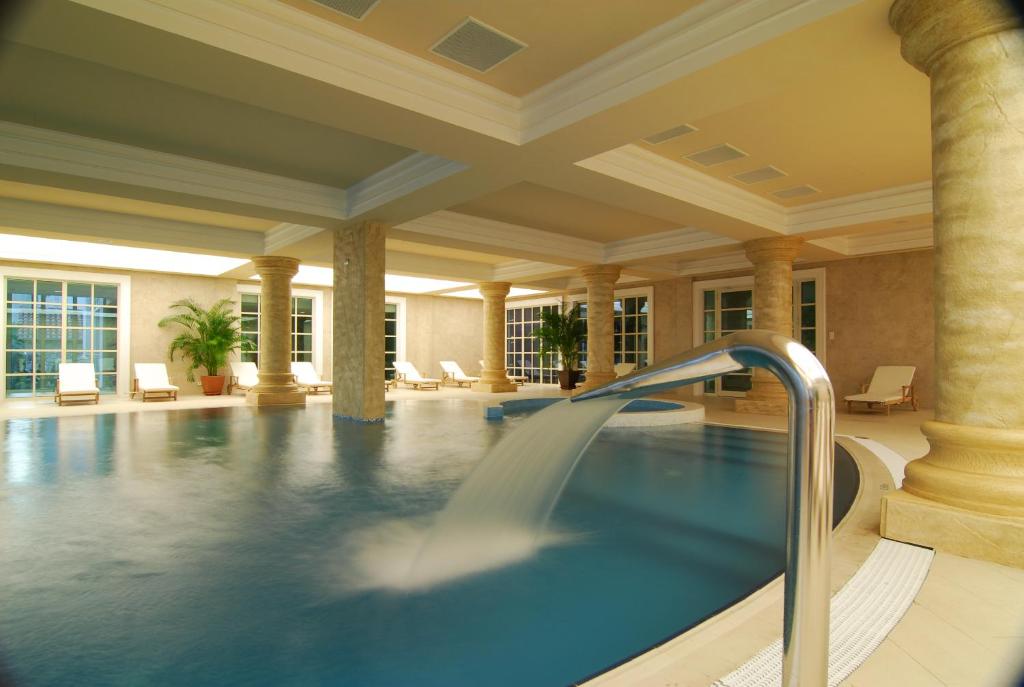 Bazén v ubytování Splendid Conference & Spa Resort nebo v jeho okolí