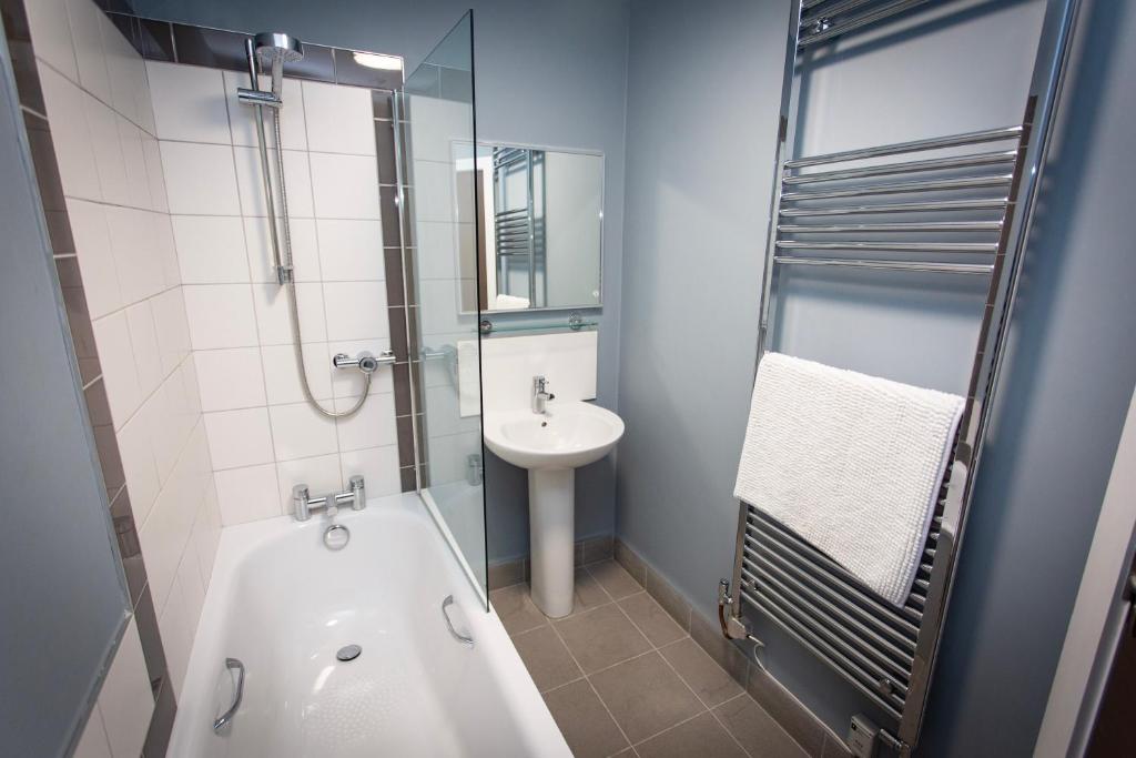 Llety Arall - Family Room With Private Bathroom