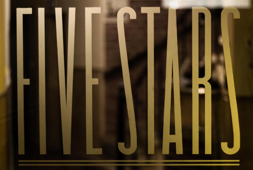 Five Stars Bed&Breakfast - Resim 15