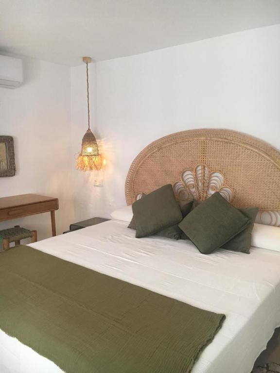 Postel nebo postele na pokoji v ubytování Casita Bonita Old Town Marbella