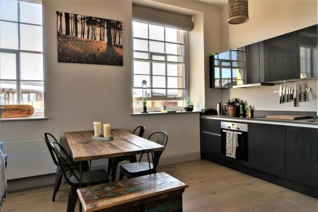 Blue Lines - Your Apartment, Bristol, United Kingdom