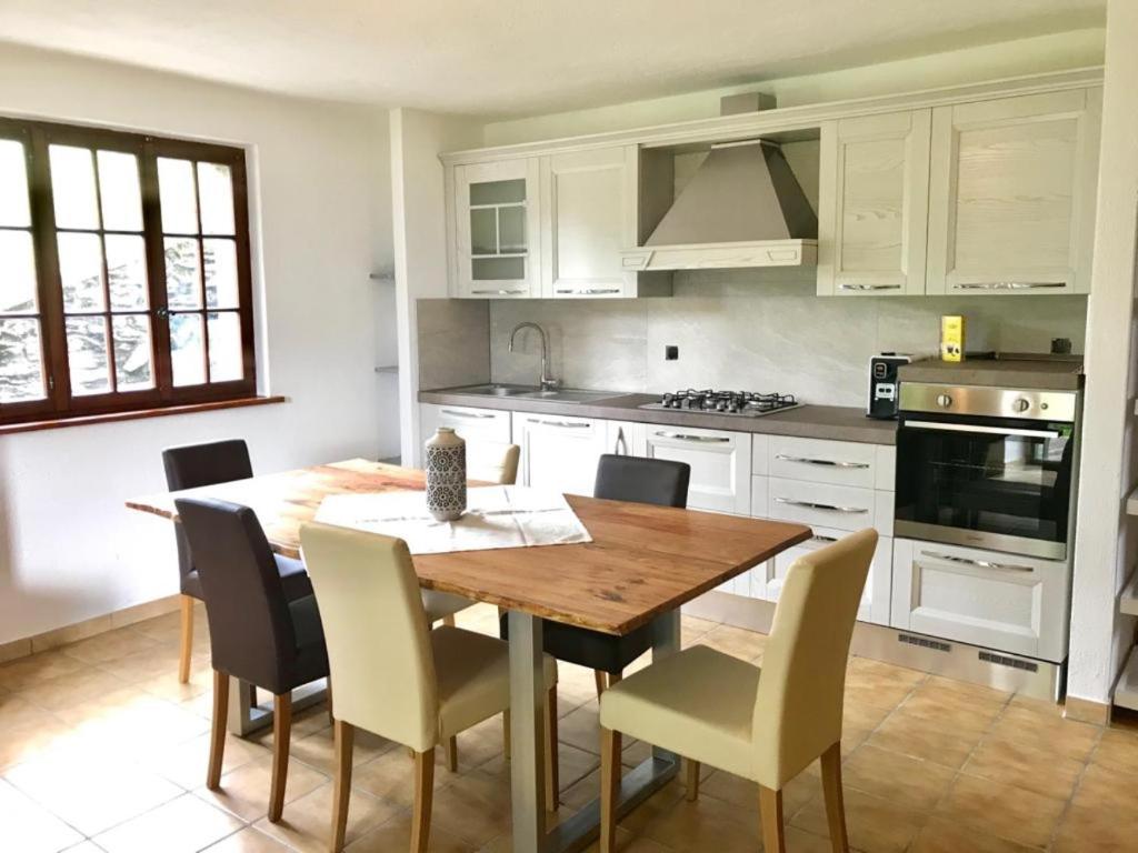 Kuchyň nebo kuchyňský kout v ubytování Ferienwohnung Rustico ai Monti