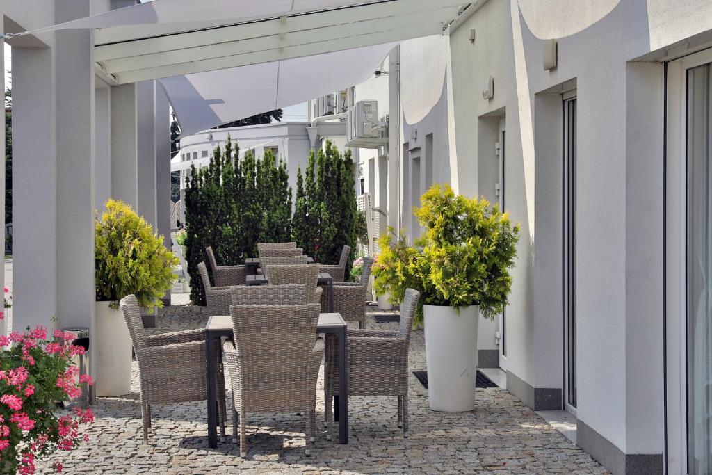 Bialy Dom Henlex Hotel Restauracja - Resim 27