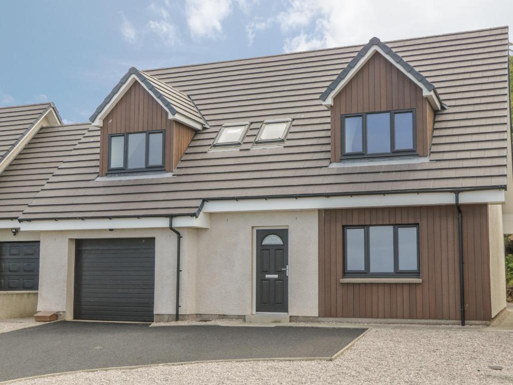 15 Waters Edge, Banff (updated prices 2024)