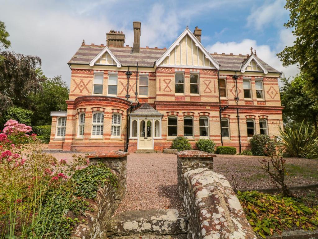 Stoneleigh, Bideford (updated prices 2025)