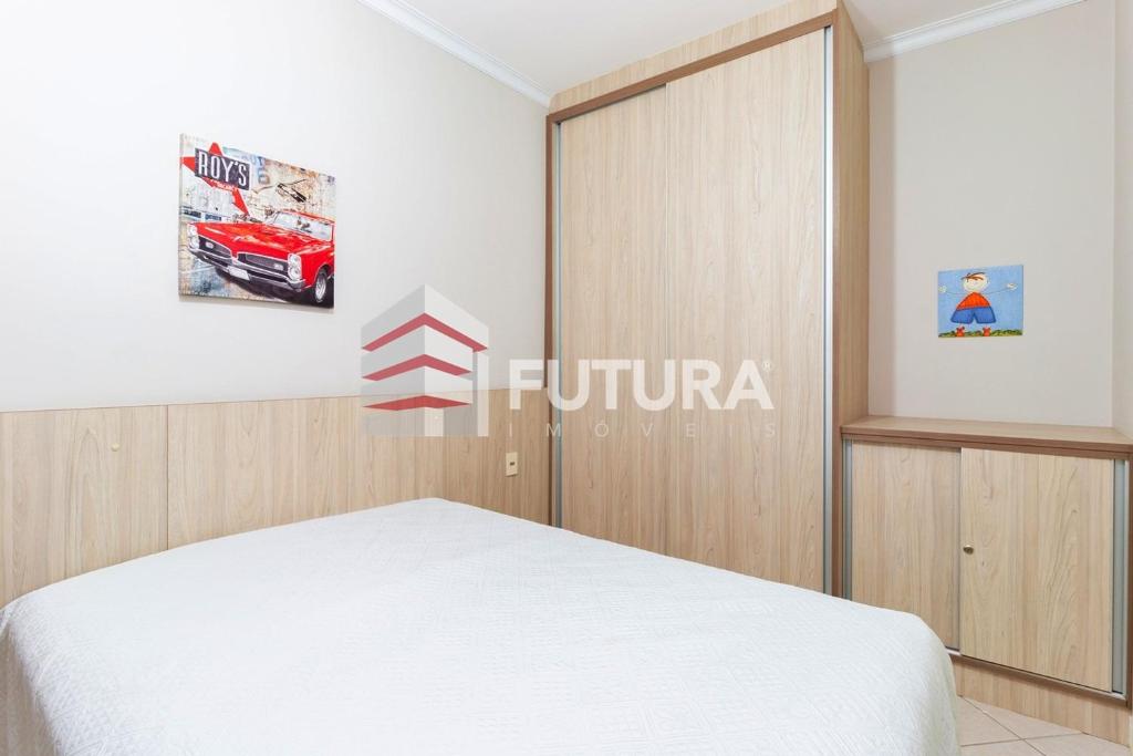  Apartamento poucos metros da praia (LA083E)
