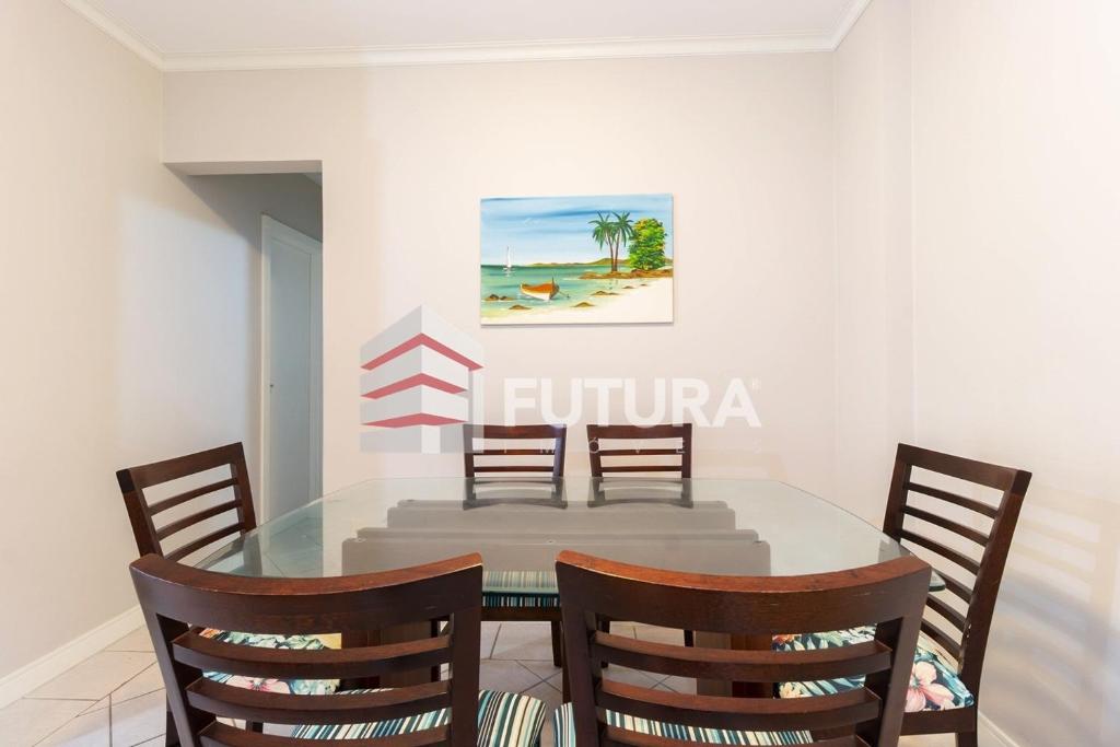  Apartamento poucos metros da praia (LA083E)