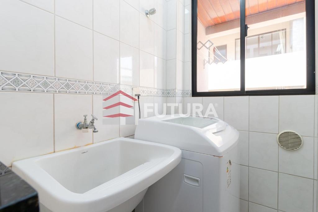  Apartamento poucos metros da praia (LA083E)