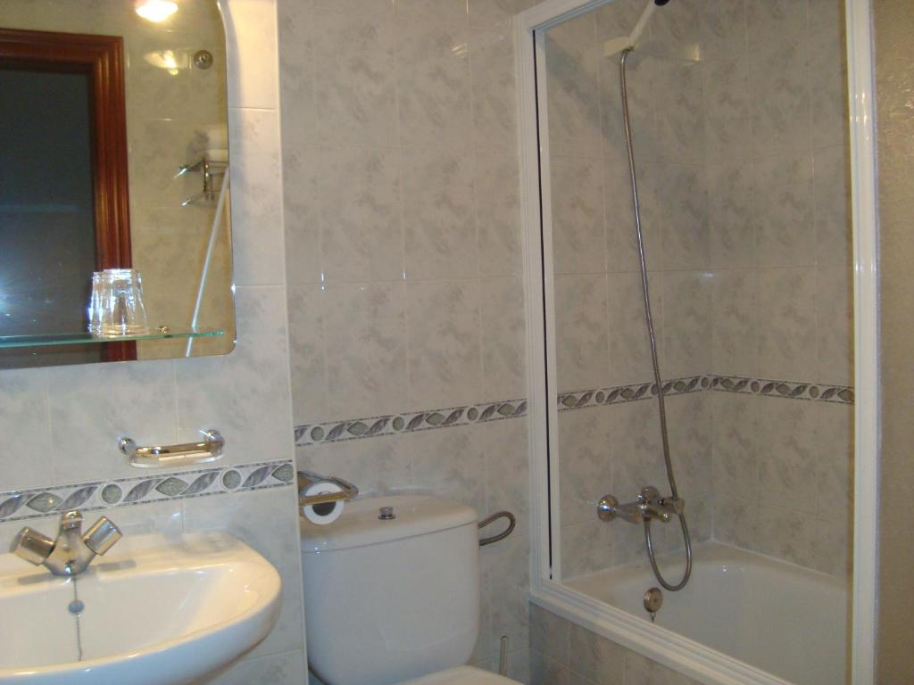 A bathroom at Hostal Universal