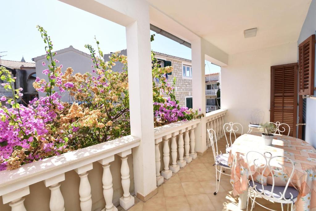 Balkón nebo terasa v ubytování Apartments and Rooms Jakov
