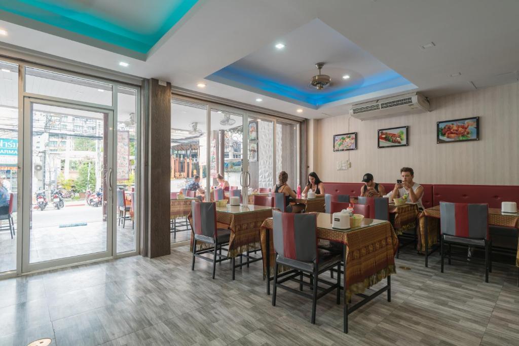 Restaurace v ubytování Baan Thai Beach Side Residence