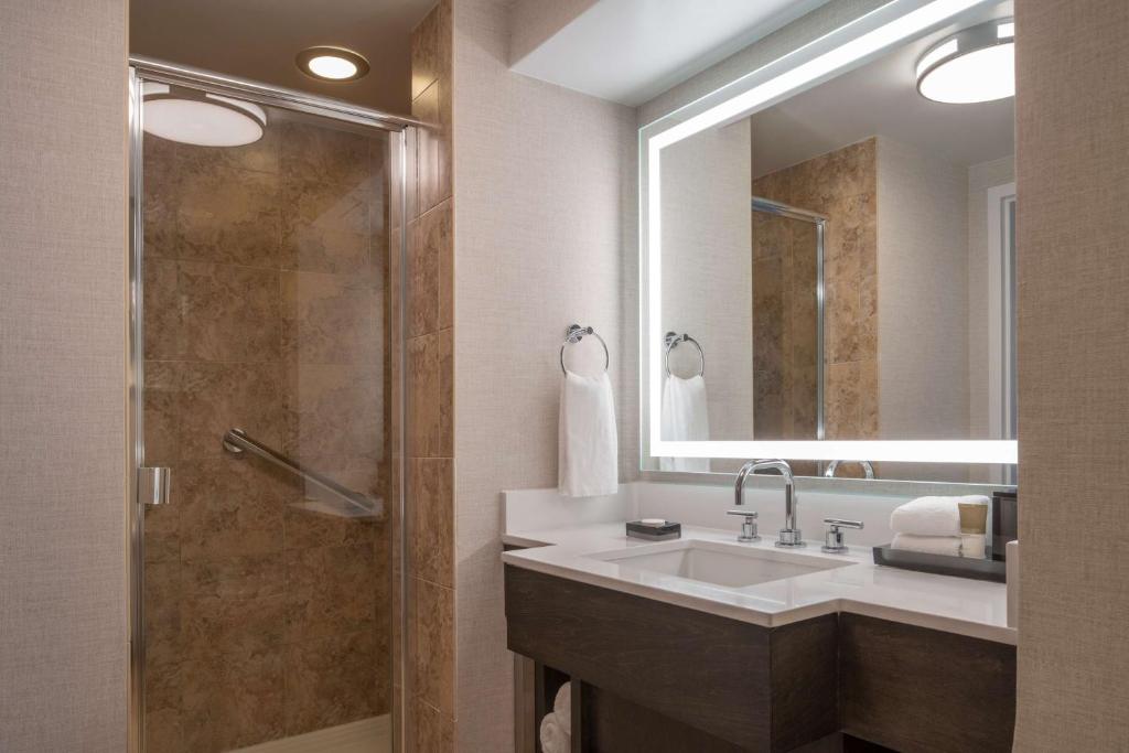 Hyatt Regency Orlando International Airport Hotel - バルコニー付きキングルーム