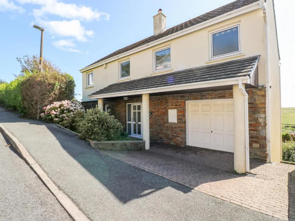 3 Strawberry Gardens, Tenby, United Kingdom