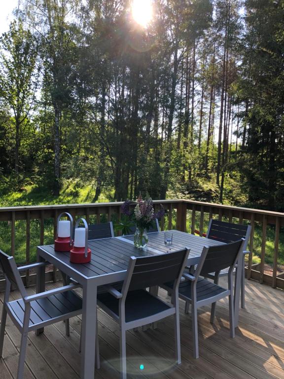 Balkón nebo terasa v ubytování Ferienhaus Småland