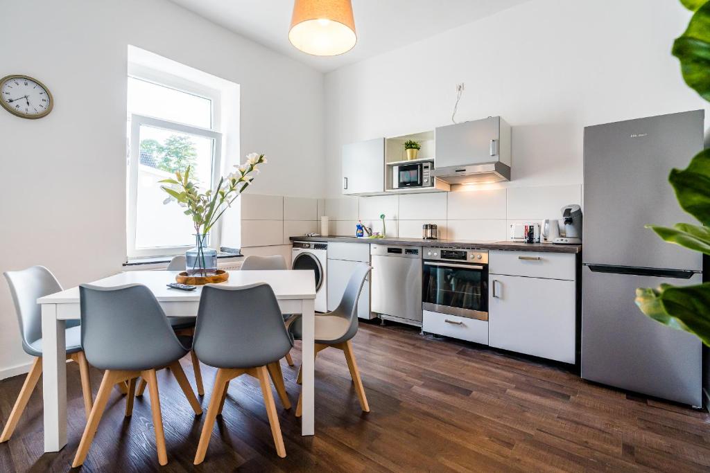 Adora Apartments - free parking - Appartement Met 2 Slaapkamers En Balkon