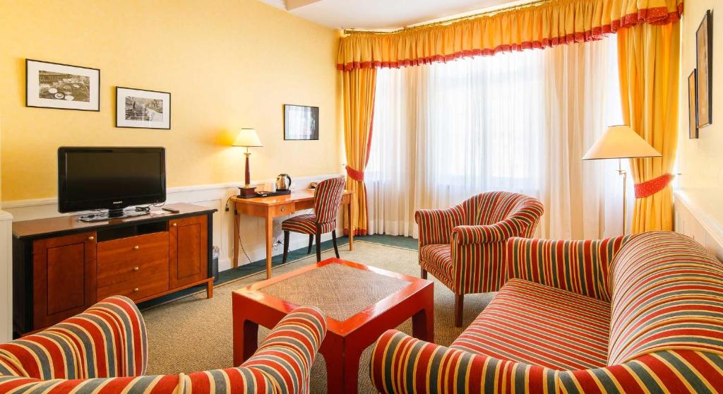 TV a/nebo společenská místnost v ubytování Dvorak Spa & Wellness