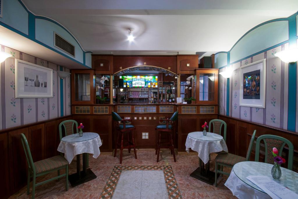 Lounge alebo bar v ubytovaní Art Deco Hotel Hoffmann